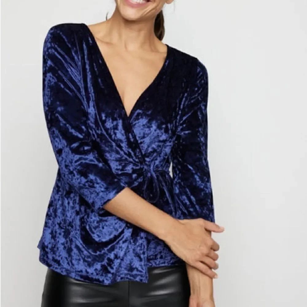 Nwt Inner Beauty Women's deep blue Crushed Velvet Surplice Front Top sz M